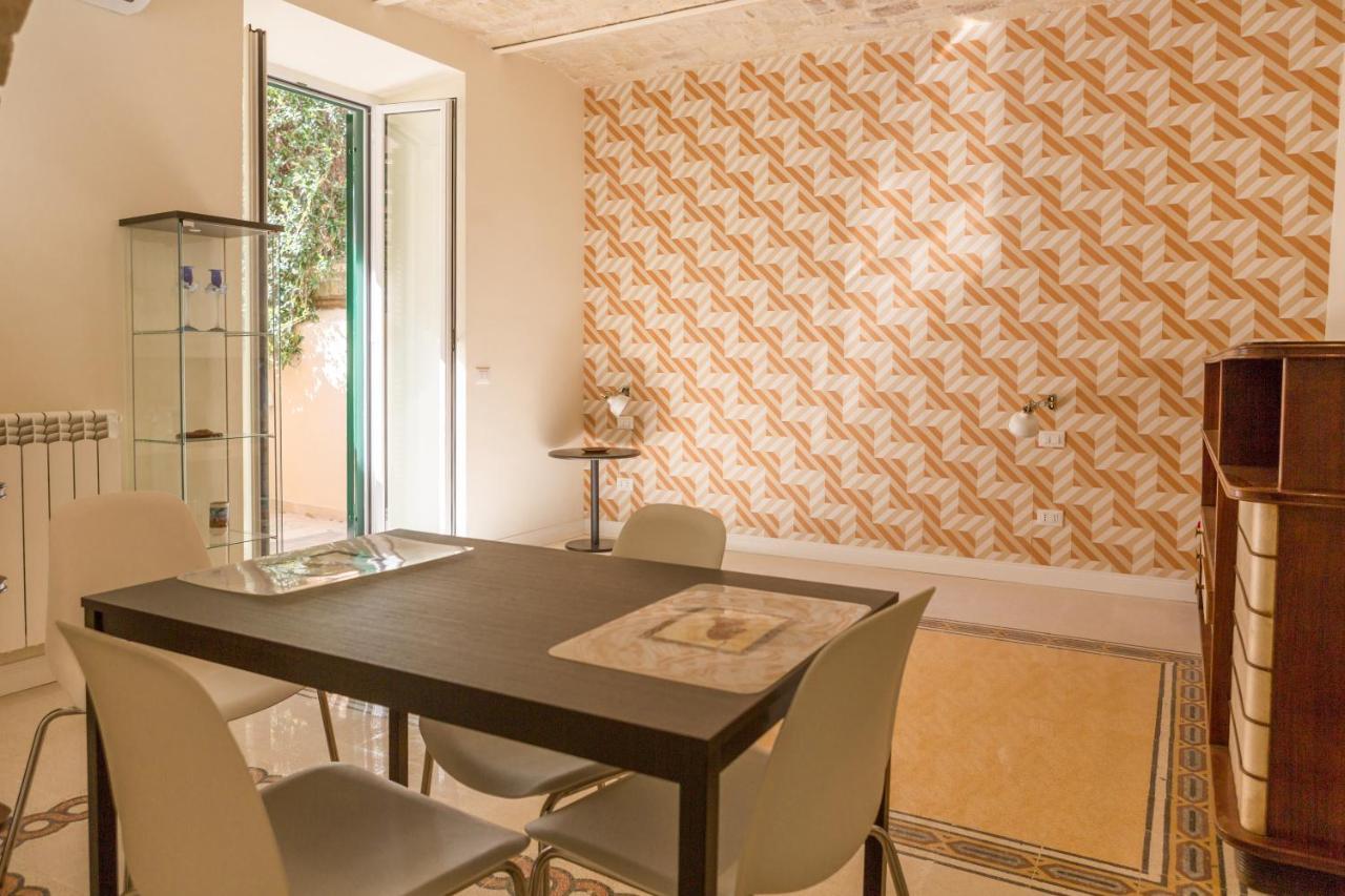 Romantica Apartment With Dehors Near San Giovanni Exterior photo